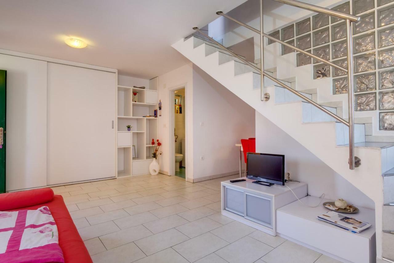 Apartman Natasa มาลีโลชินจ์ ภายนอก รูปภาพ